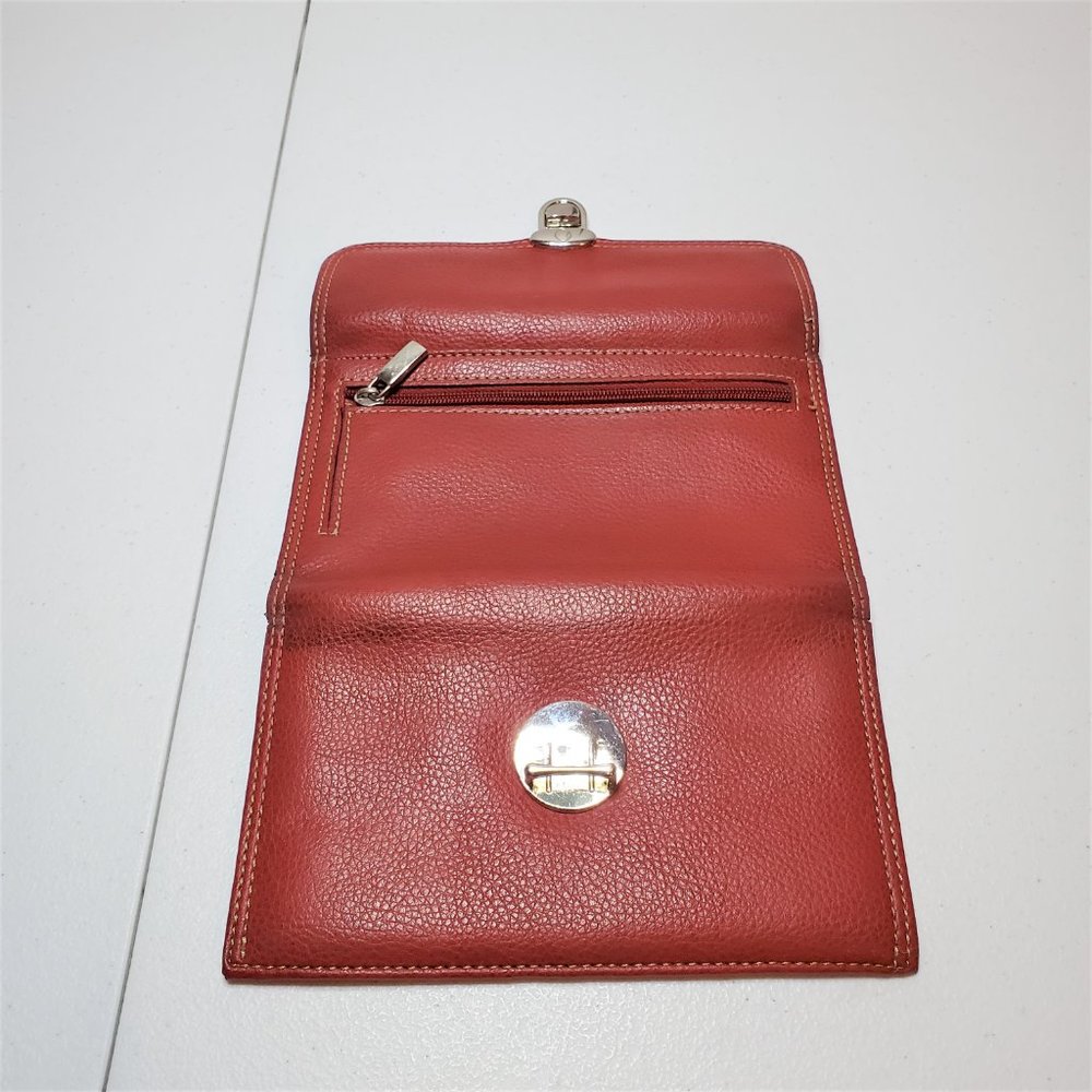 *SOLD* Pebbled Faux Leather Bi-Fold Wallet Organizer - Picture 7 of 9